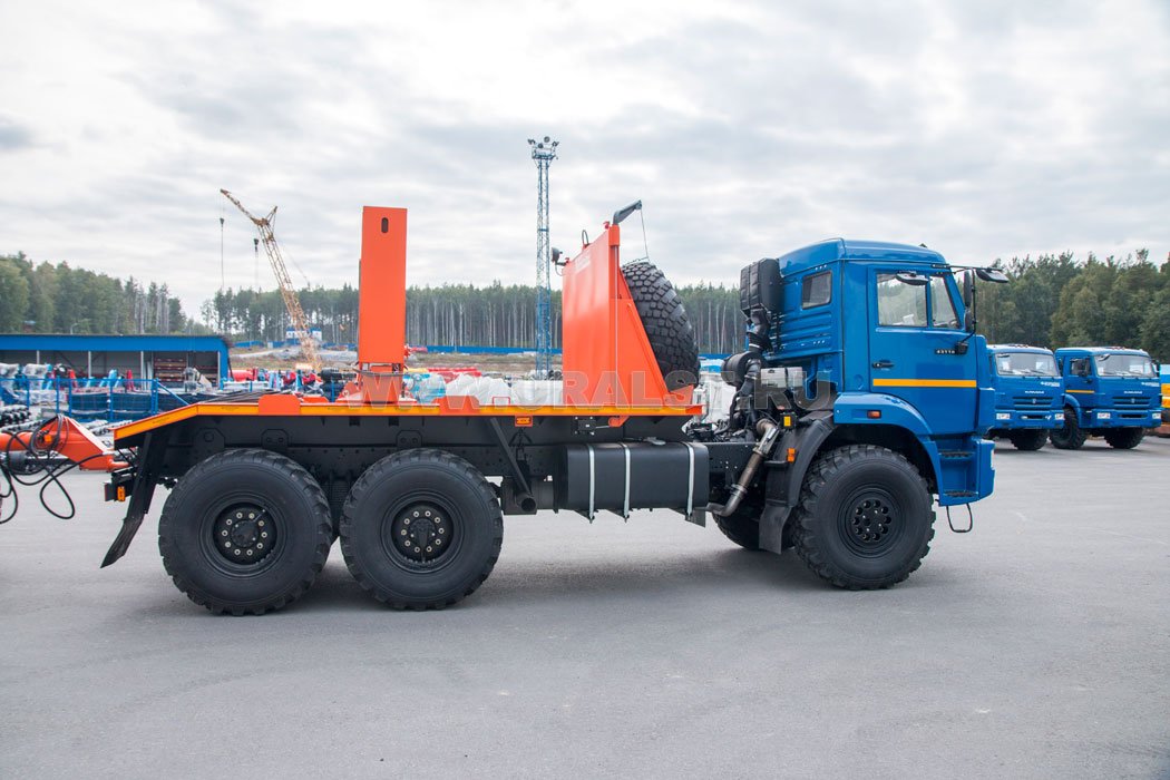 Трубовоз на шасси Камаз