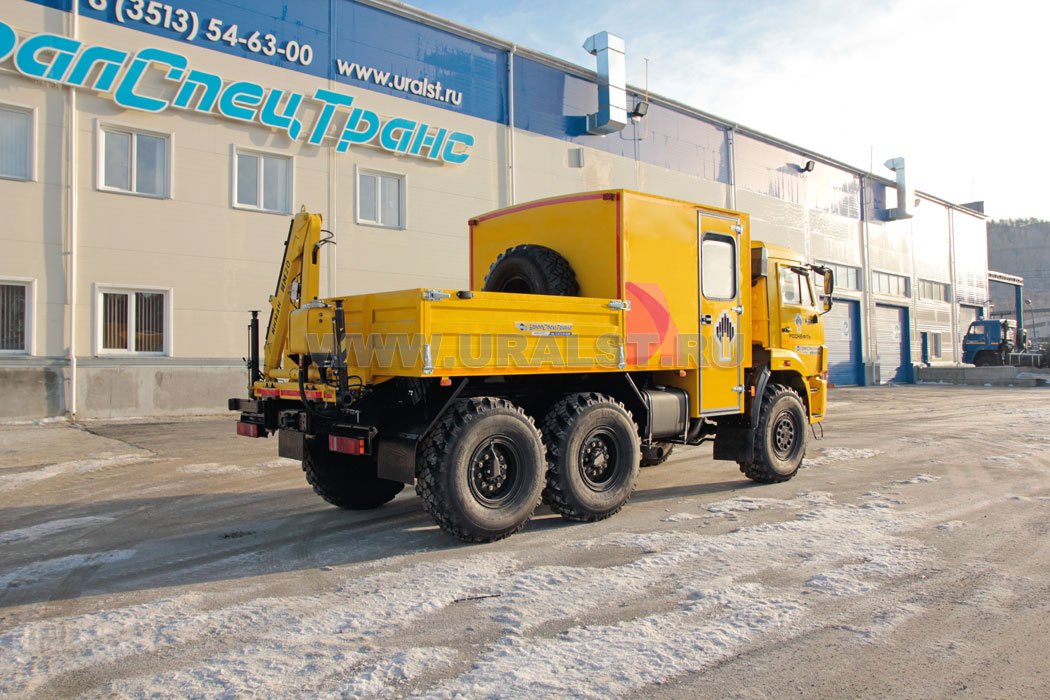 Автобус грузопассажирский на шасси Камаз 5350-42 с бортовой платформой и КМУ ИМ-20