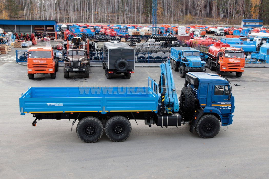 Автомобиль бортовой Камаз 43118 (Cummins) с краном-манипулятором ИМ-180