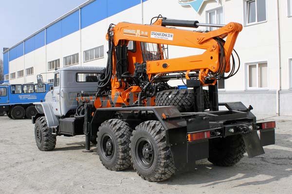 Урал погрузчик леса с СФ-140СТ