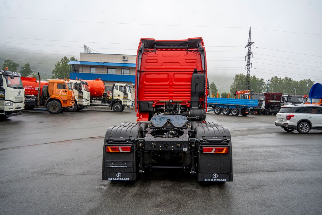 Седельный тягач SHACMAN SX42584V324