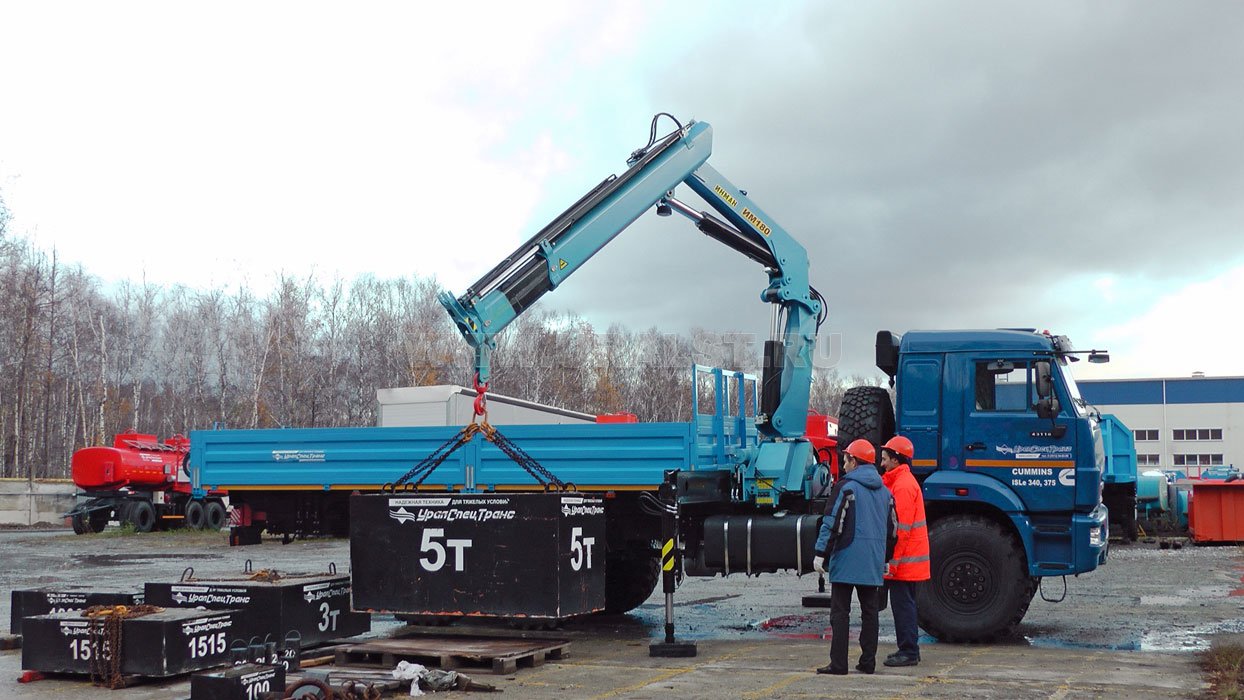 Автомобиль бортовой УСТ-5453 с КМУ ИМ-180 на шасси Камаз 43118-RF