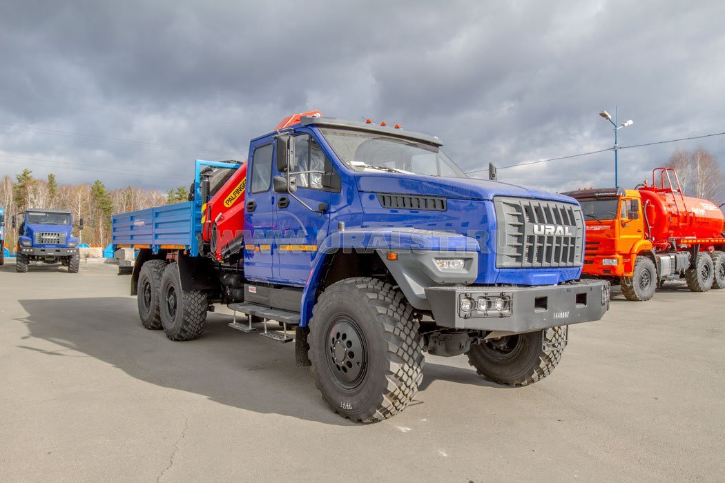 Бортовой с КМУ ИМ-150 УСТ 5453 Урал NEXT 4320-6981-72, сдвоенная кабина