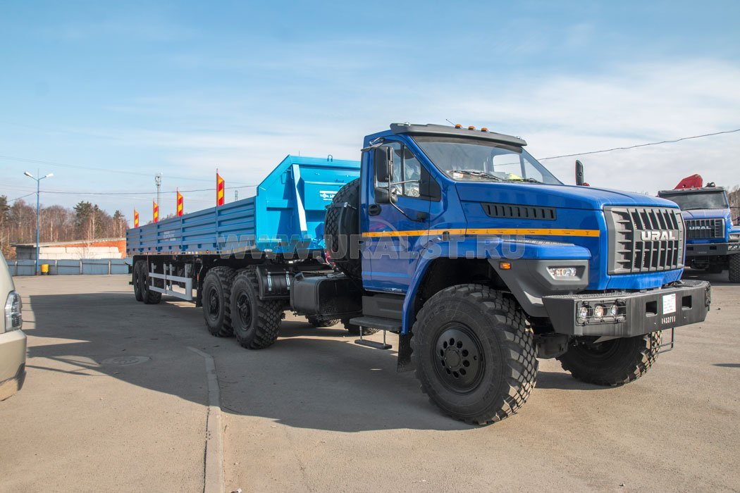 Автопоезд Седельный тягач Урал NEXT 44202-5311-74Е5 + ППБ 20Б-21-12К