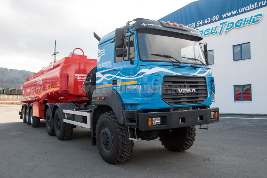 Автопоезд Седельный тягач Урал 44202-3511-82Е5 + ППЦ 28Б-32-3 