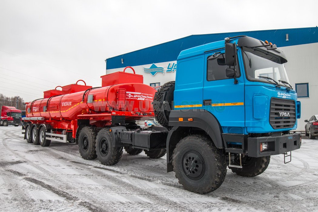 Автопоезд Седельный тягач Урал 44202-3511-82Е5 + ППЦ 28-32-3Н