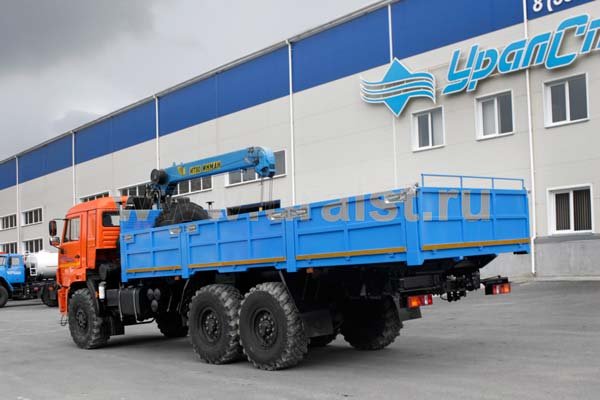 Бортовой автомобиль Камаз с краном-манипулятором