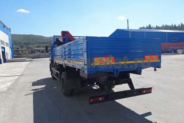 Бортовой автомобиль Камаз 43253 с краном-манипулятором