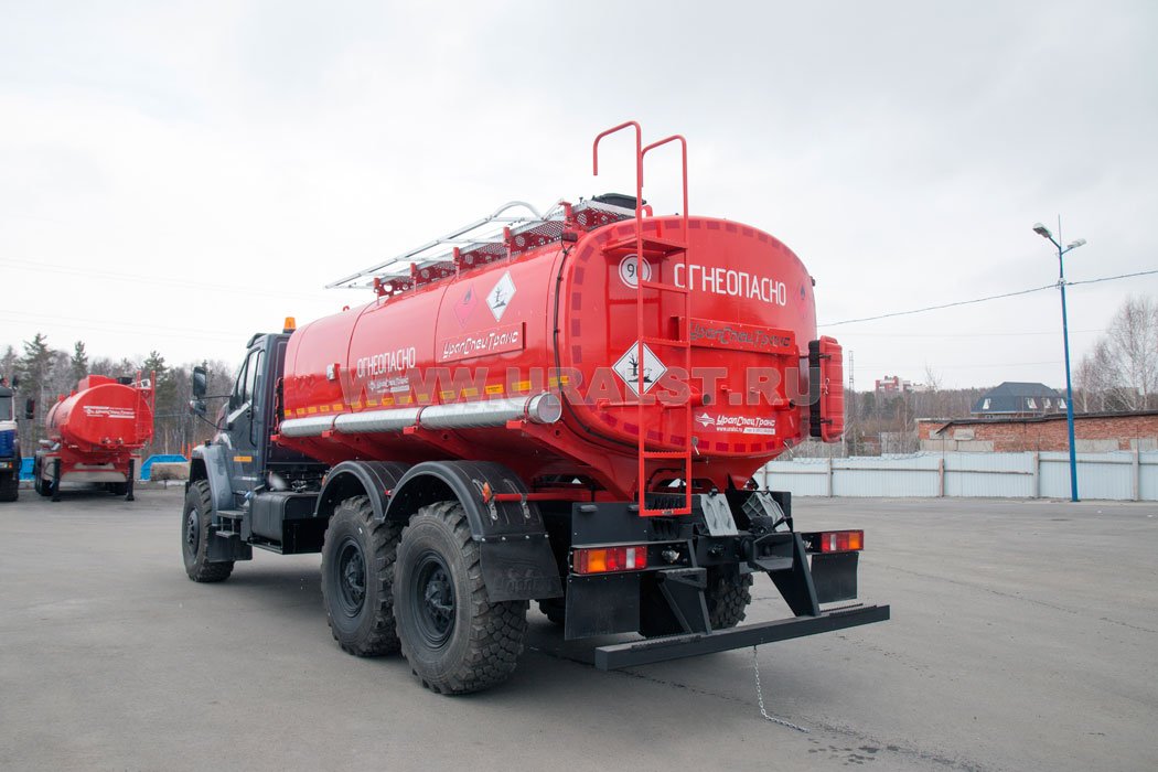 Автоцистерна АЦН-11ПТН Урал УСТ-5453