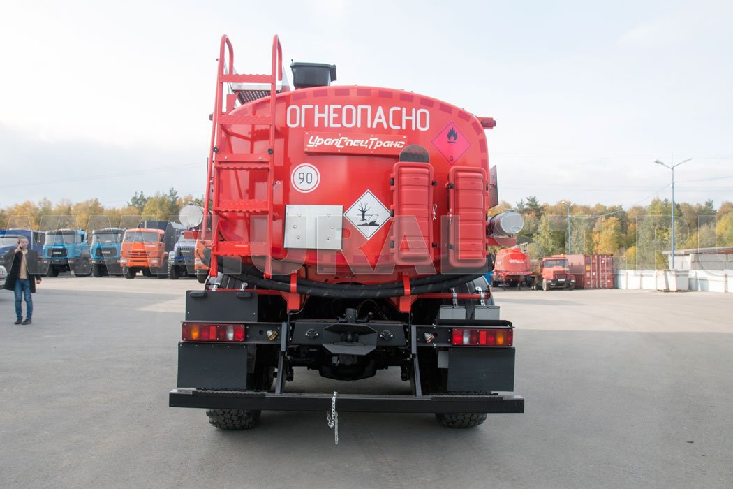 Автотопливозаправщик АТЗ-10 УСТ-5453