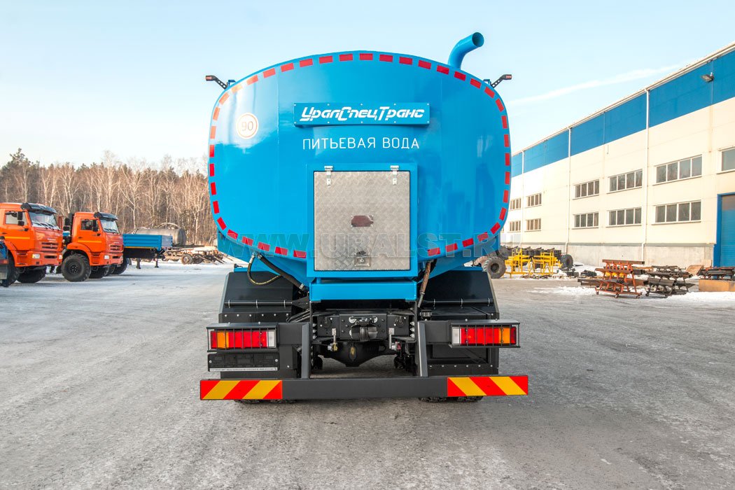 Автоцистерна для питьевой воды АЦПТ-12НО нерж IVECO-AMT TRAKKER 6х6 база 3800мм