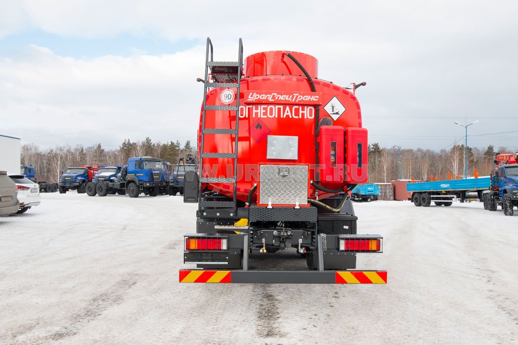 Автотопливозаправщик АТЗ-18-2 IVECO-AMT TRAKKER AD380T45W 4300 ММ, задний УВТ