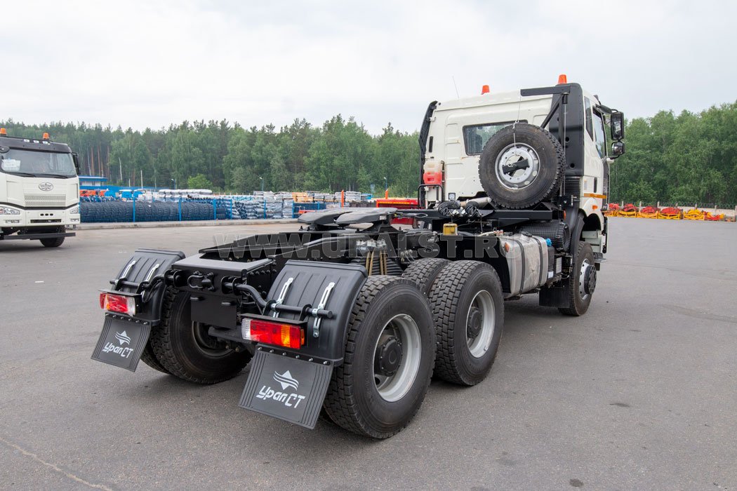  Седельный тягач УСТ 5453 FAW 3250 (6х6), КБ 3675