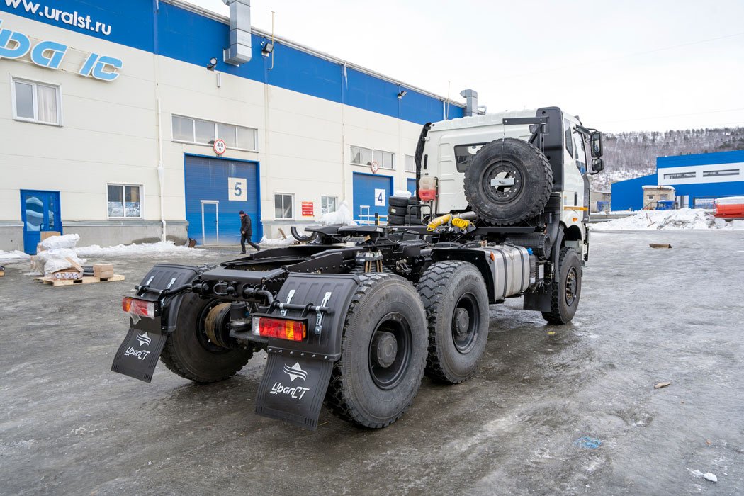 Седельный тягач УСТ 5453 FAW 3250 (6х6), КБ 3675, ССУ 1600 мм, 2", 14R20