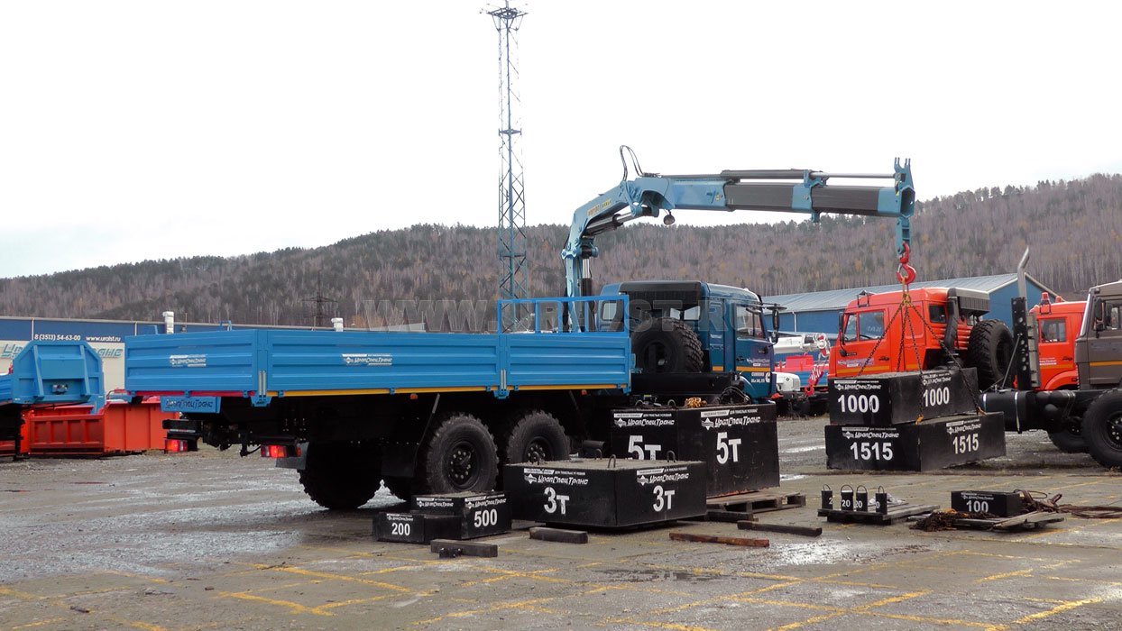 Автомобиль бортовой УСТ-5453 с КМУ ИМ-180 на шасси Камаз 43118-RF