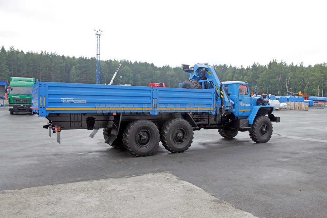Урал бортовой с краном манипулятором ИМ-150